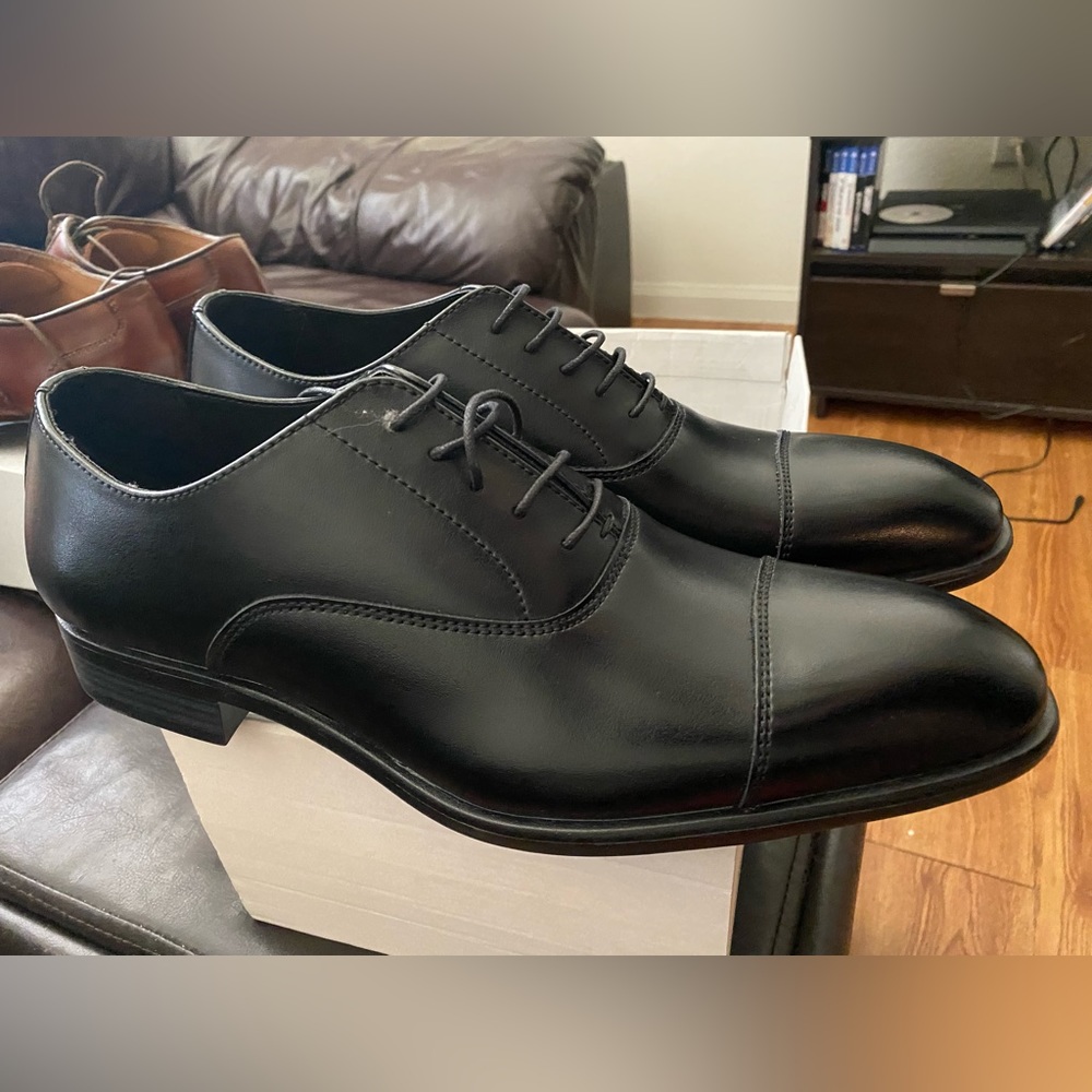 Black dress shoe